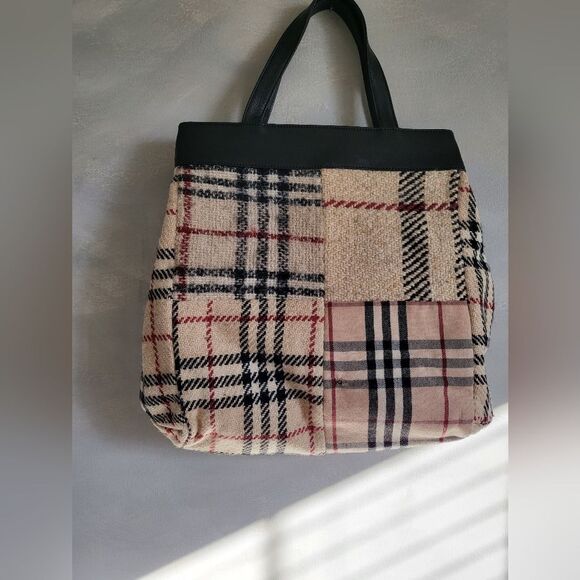 Burberry Wool and Canvas Tote Medium Size Top handle carry - Picture 1 of 16